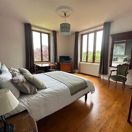 Отель Domaine Les Ourgeaux Pageas Номер фото